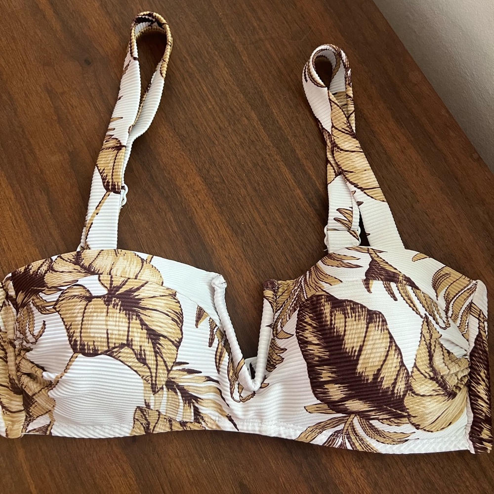 Aniko underwire swim bikini top size 12.
